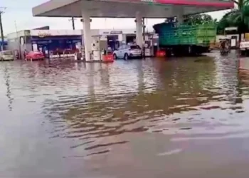 Pluies diluviennes : des quartiers de bonaberi à Douala 4eme inondés.