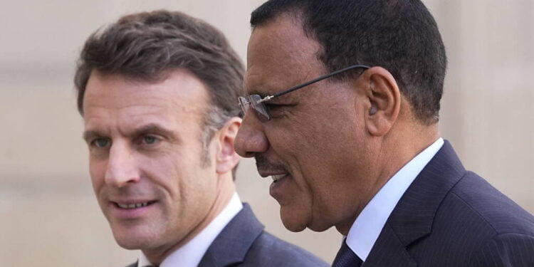 Niger : Emmanuel Macron appelle à la « libération immédiate » de Mohamed Bazoum