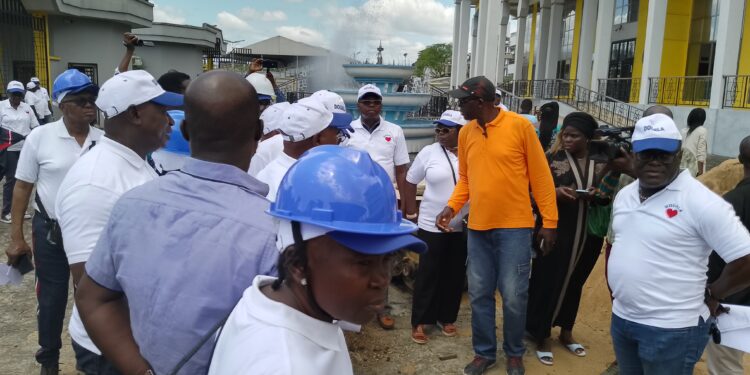 Douala : Le Conseil de Communauté visite les chantiers de la CUD