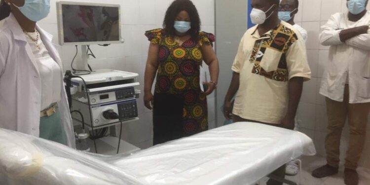 Plateau Technique : EGPAF Cameroon restitue une nouvelle salle d’endoscopie et d’exploration pleurale à l’Hôpital Laquintinie