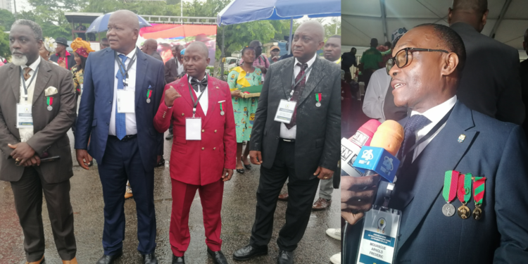 Distinction honorifique : 129 employés méritants de la CUD reçoivent 243 médailles d’honneur du travail