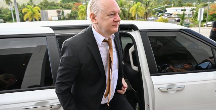 Monde : Julian Assange plaide coupable et obtient la liberté. il encourait au moins 175 ans de prison