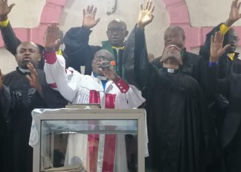 Rentrée Scolaire 2024 : L’église de la Sanctification du Cameroun élève des prières à Dieu pour la sécurité des élèves