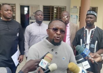 Cameroun : Les régisseurs en Publicité dénoncent la destruction de leurs panneaux publicitaires à Douala, la CUD sur le banc des accusés