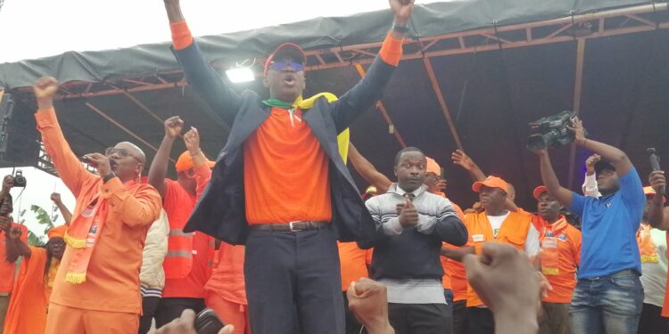 Campagne présidentielle 2025 : Au Cameroun, l’opposant Cabral Libii se taille la part du Lion