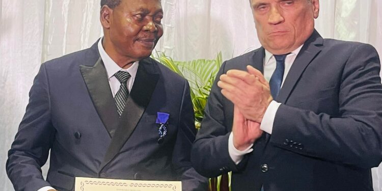 Distinction : Paul Guimezap fait Chevalier de l’ordre des Palmes académiques par l’état Français