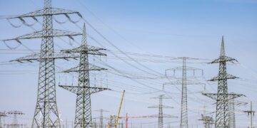 La Côte d’Ivoire lance le projet WASUNA, un programme d’électricité renouvelable qui coûtera 410 millions d’euros