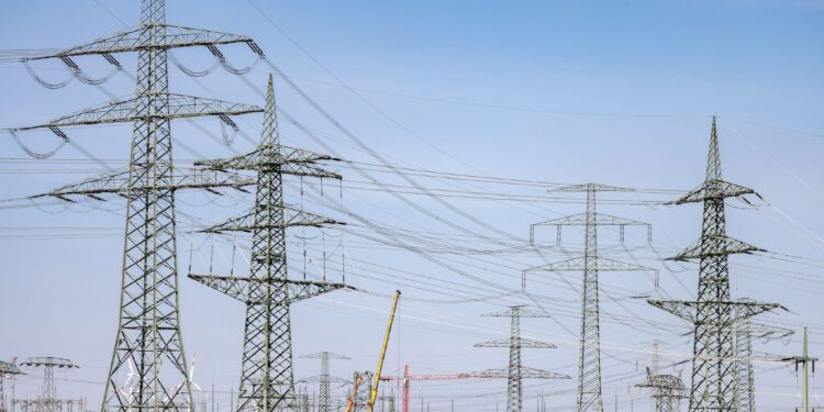 La Côte d’Ivoire lance le projet WASUNA, un programme d’électricité renouvelable qui coûtera 410 millions d’euros