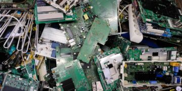 Kenya-Ghana : Greenpeace alerte sur les déchets électroniques