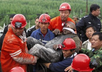 Chine : Au moins 90 morts sur 247 mineurs sous terre, suite à une explosion de gaz dans une mine à charbon à Qinyuan