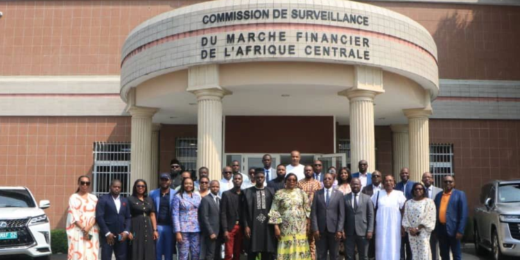 Semaine de l’investisseur CEMAC : la COSUMAF met en garde contre les pièges de la finance