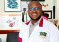 Journée mondiale de la vue : au Cameroun, l’opticien Kemwoua Serge alerte sur les dangers des lunettes mal adaptées